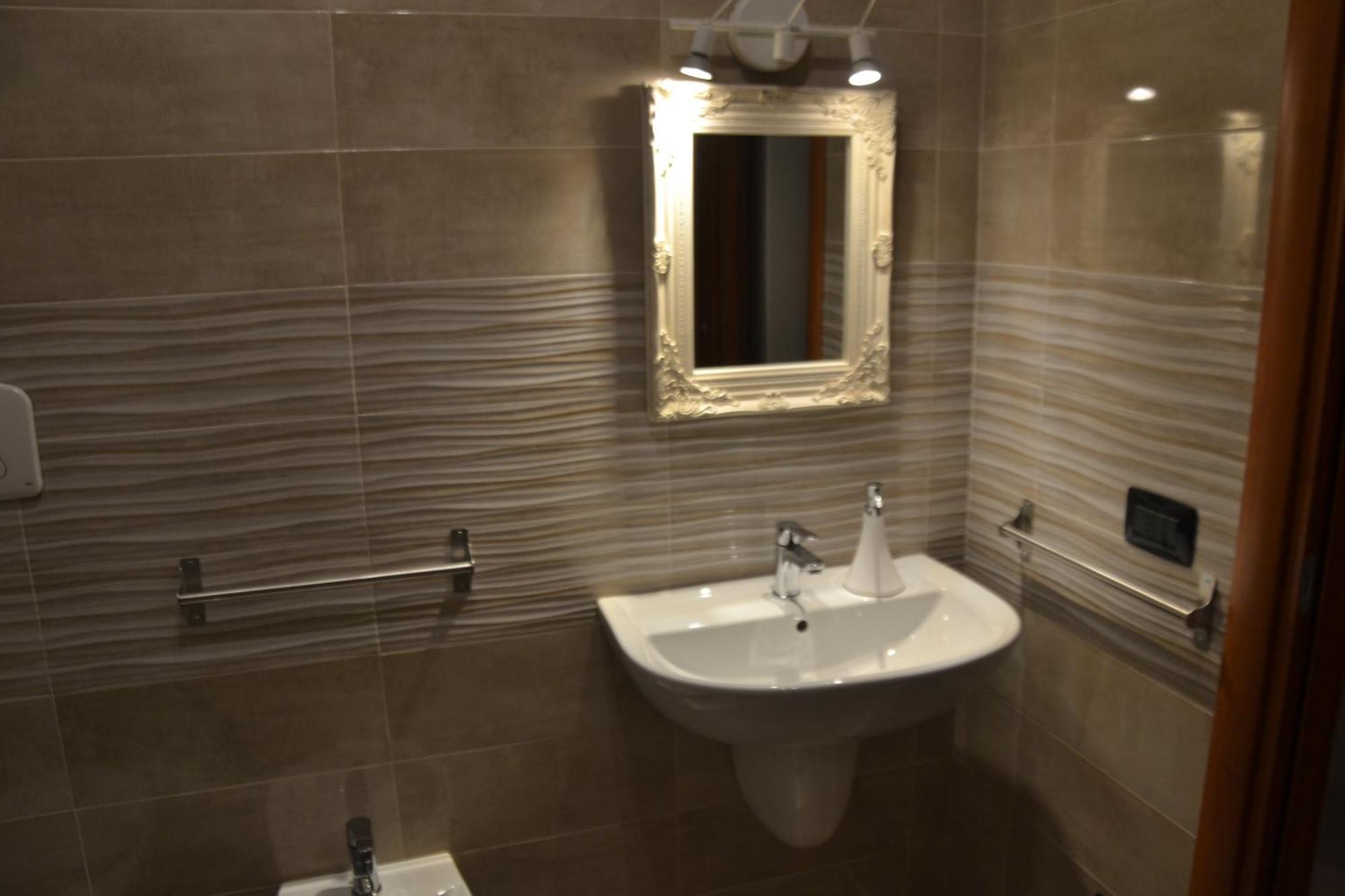 Residenze Principe Amedeo Hotell Bari Exteriör bild